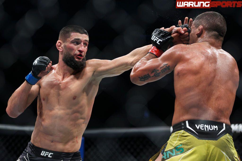 Khamzat Chimaev Dikhawatiri Agar Jauhi Jagoan Ini di Kelas Menengah UFC