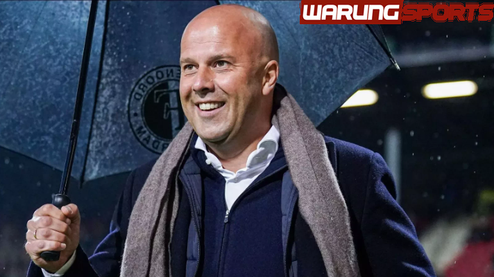 Arne Slot Pelatih Liverpool