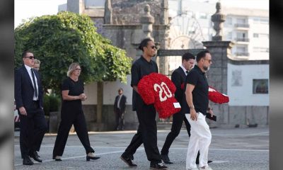Bintang sepak bola dan keluarga Diogo Jota berkumpul untuk pemakaman pemain Liverpool dan saudaranya