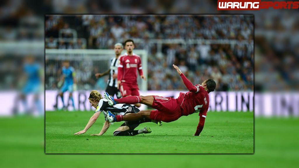 Tekel Keras Gordon terhadap Van Dijk